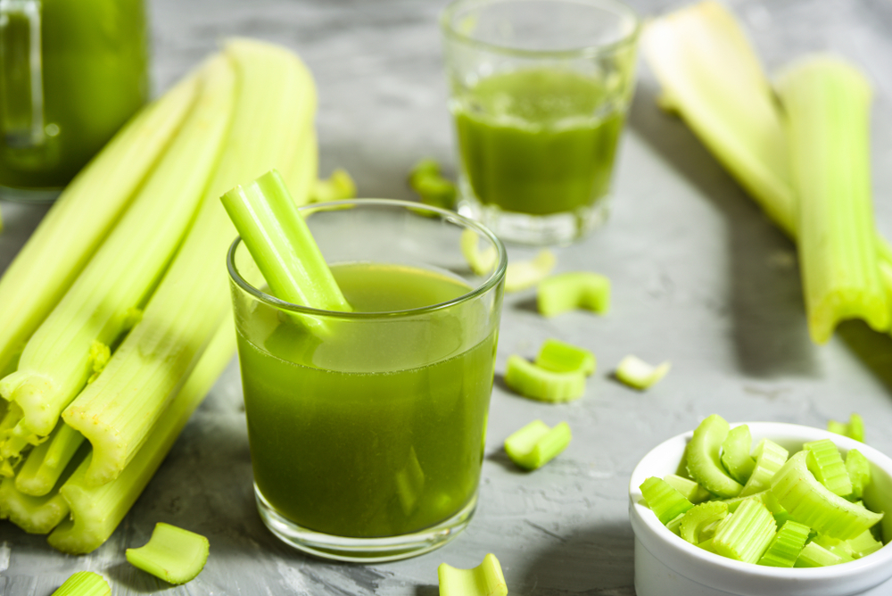 celery, juice, in, a, cup, with, celery, stalk